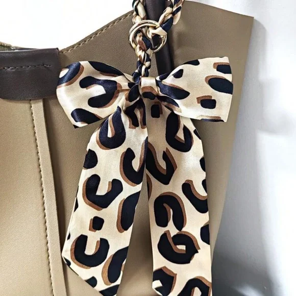 New leopard print 💼bow  bag purse charm - Picture 3 of 6